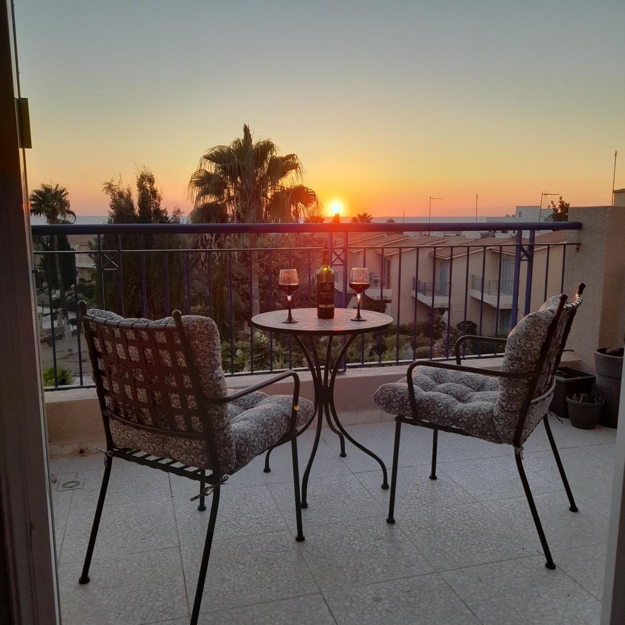 Modern Sea View Apartment Regina Gardens パ フォス エクステリア 写真